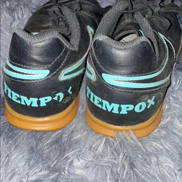 Nike Tiempox boy black lace up shoes size 6 - Picture 2 of 11